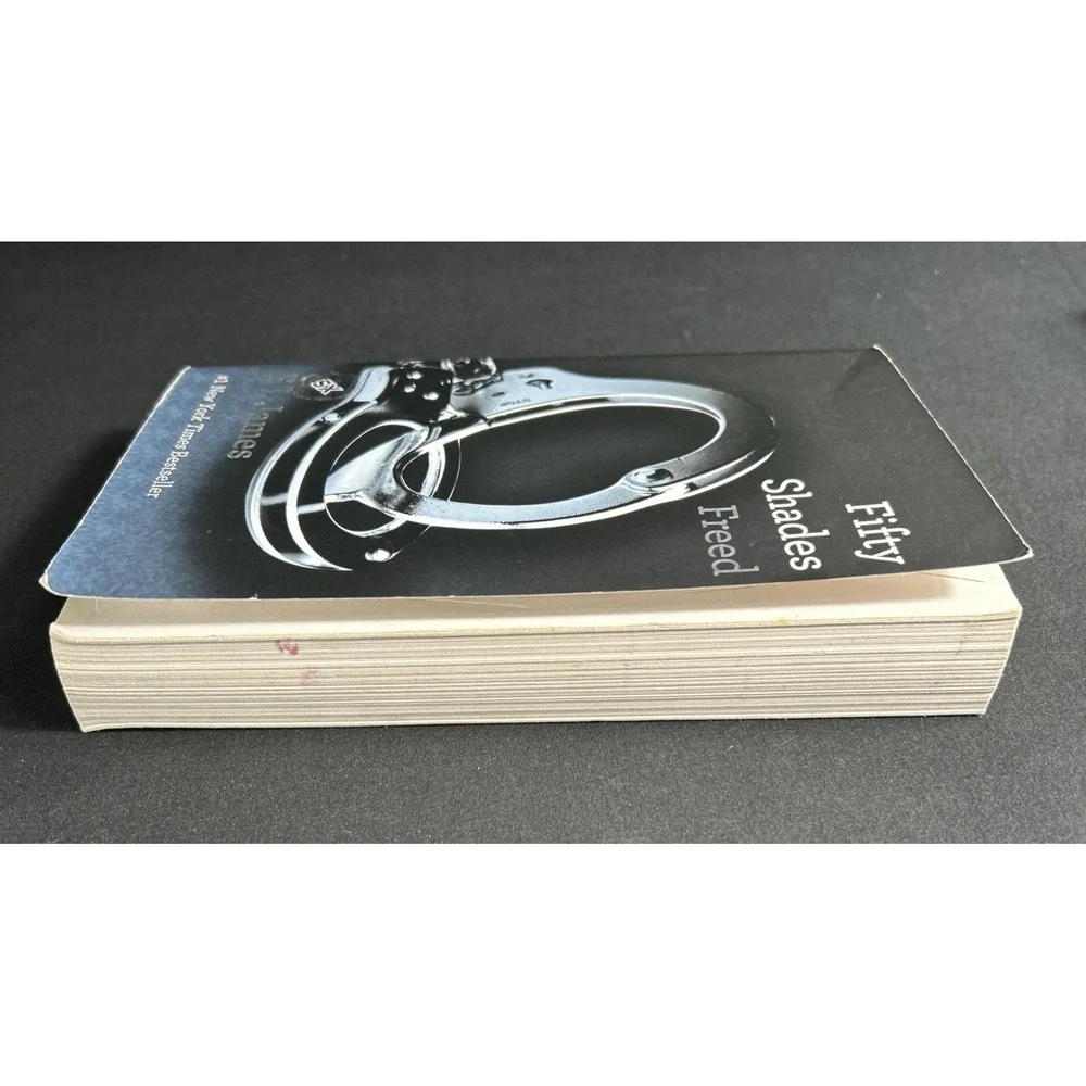Fifty‎ Shades Freed : Book Three of the Fifty Shades Trilogy by E. L. James...